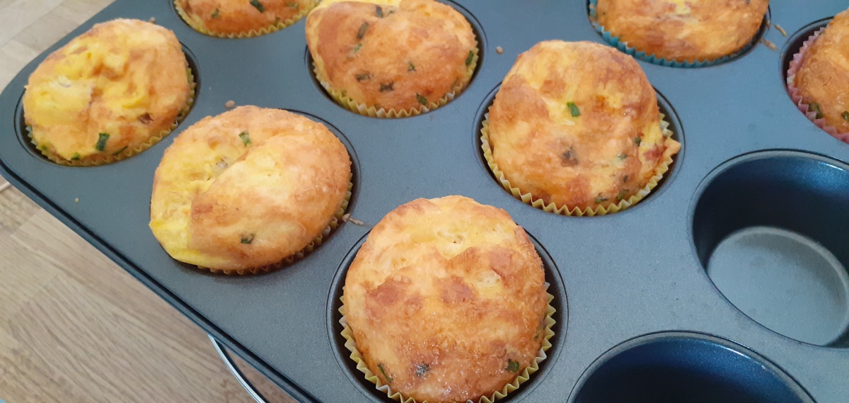 Egg muffins with ham and sundried tomato