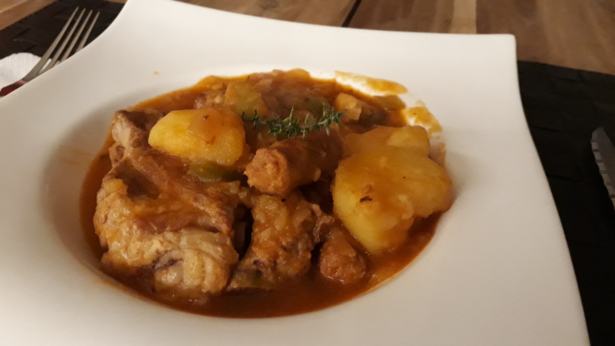 Spanish stew with chorizo and spare ribs
